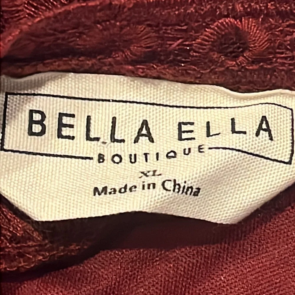 BELLA ELLA BOUTIQUE XL Light My Fire Deep V Neck Lace Wine Maxi Dress - Picture 2 of 16